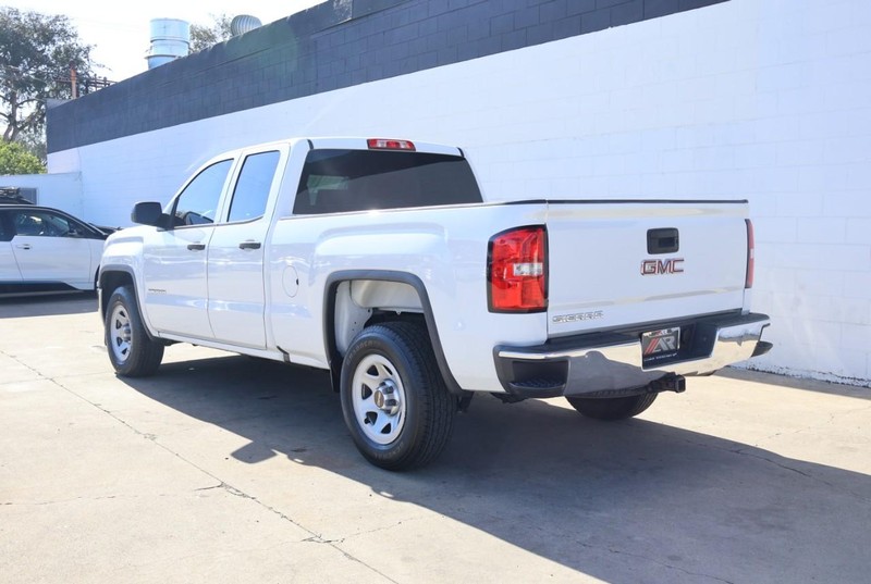 GMC Sierra 1500 Vehicle Full-screen Gallery Image 09