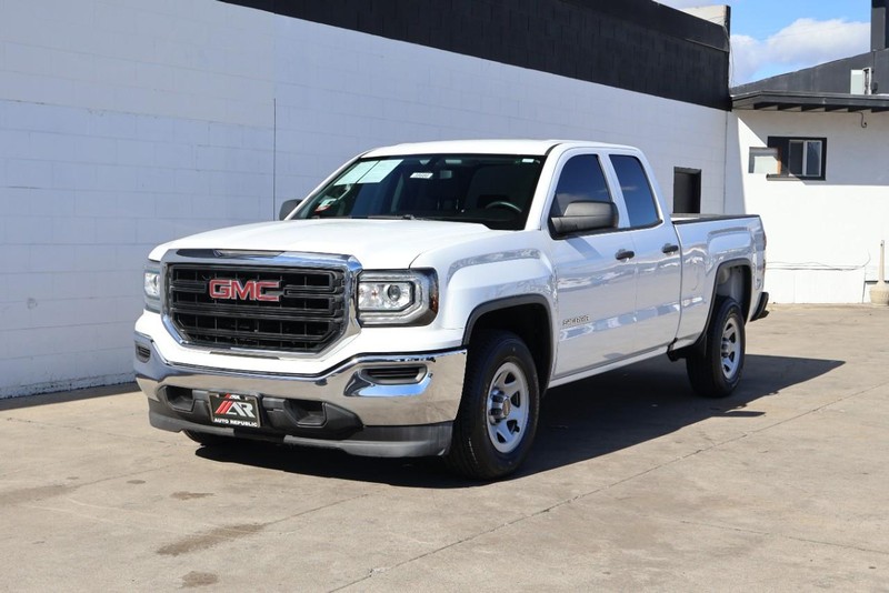 GMC Sierra 1500 Vehicle Full-screen Gallery Image 11