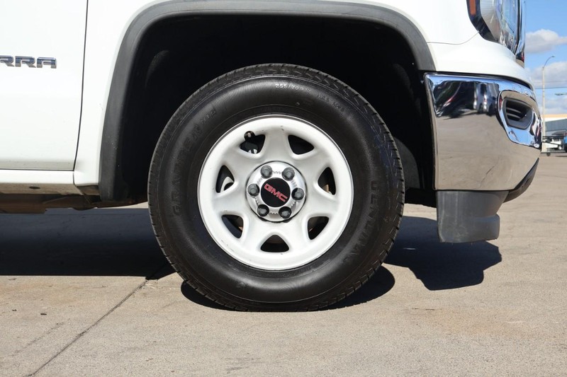 GMC Sierra 1500 Vehicle Full-screen Gallery Image 13