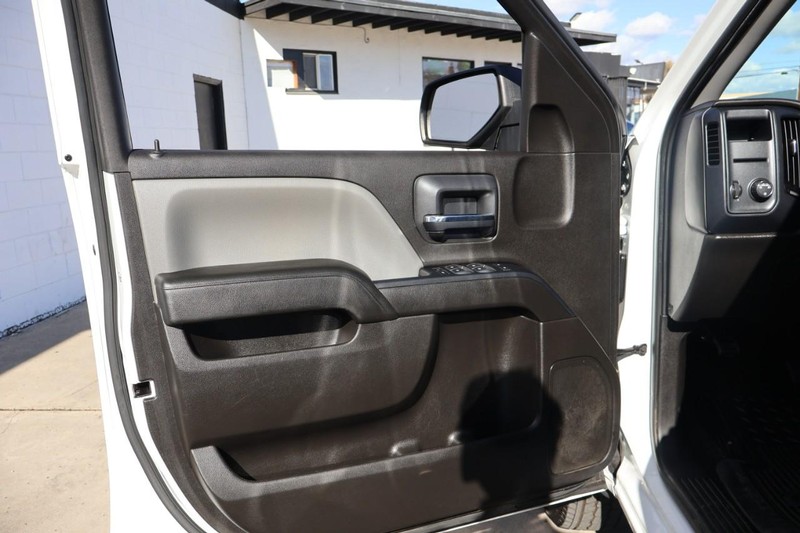 GMC Sierra 1500 Vehicle Full-screen Gallery Image 14