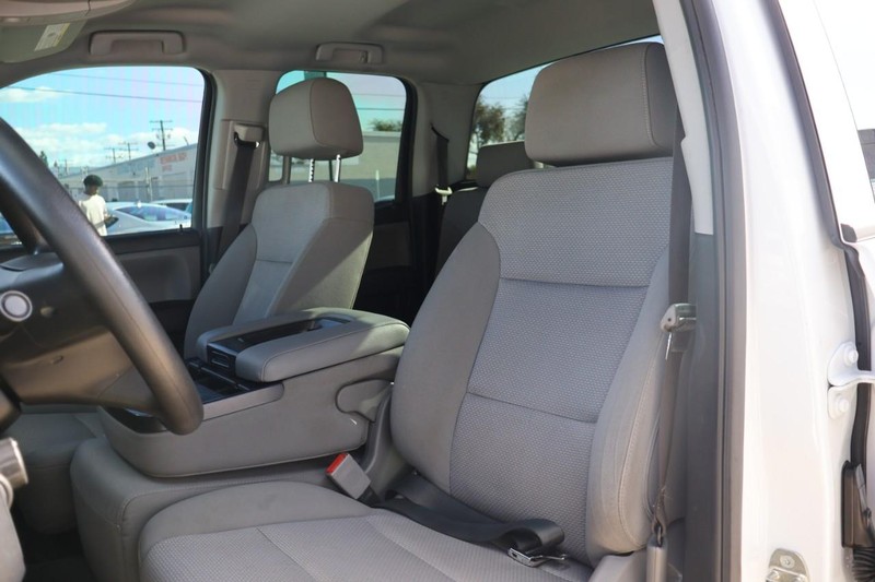 GMC Sierra 1500 Vehicle Full-screen Gallery Image 16