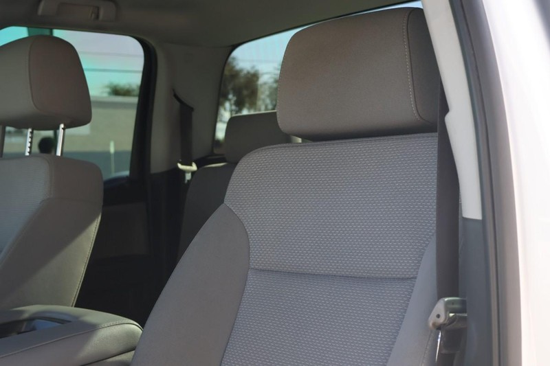 GMC Sierra 1500 Vehicle Full-screen Gallery Image 17