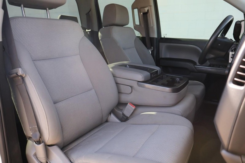 GMC Sierra 1500 Vehicle Full-screen Gallery Image 19