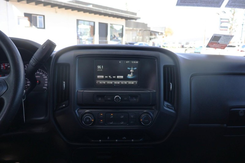 GMC Sierra 1500 Vehicle Full-screen Gallery Image 26