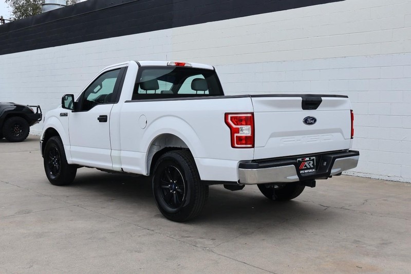 Ford F-150 Vehicle Full-screen Gallery Image 09