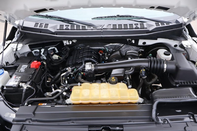 Ford F-150 Vehicle Full-screen Gallery Image 12