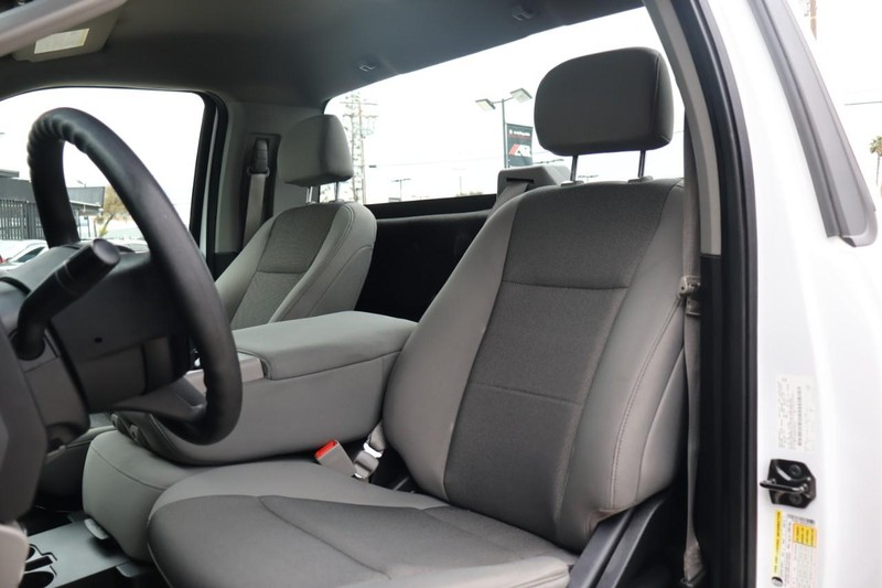 Ford F-150 Vehicle Full-screen Gallery Image 17