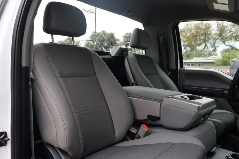 Ford F-150 Vehicle Full-screen Gallery Image 20