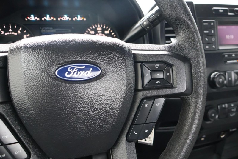 Ford F-150 Vehicle Full-screen Gallery Image 25