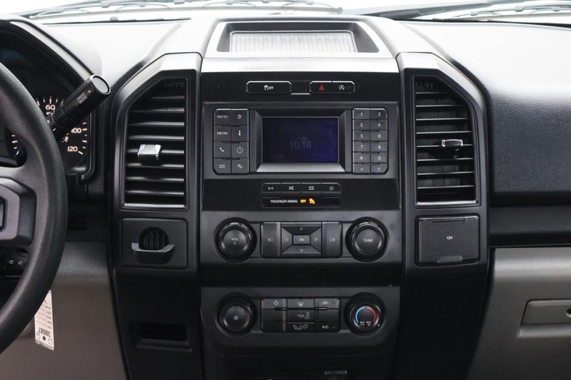 Ford F-150 Vehicle Full-screen Gallery Image 26