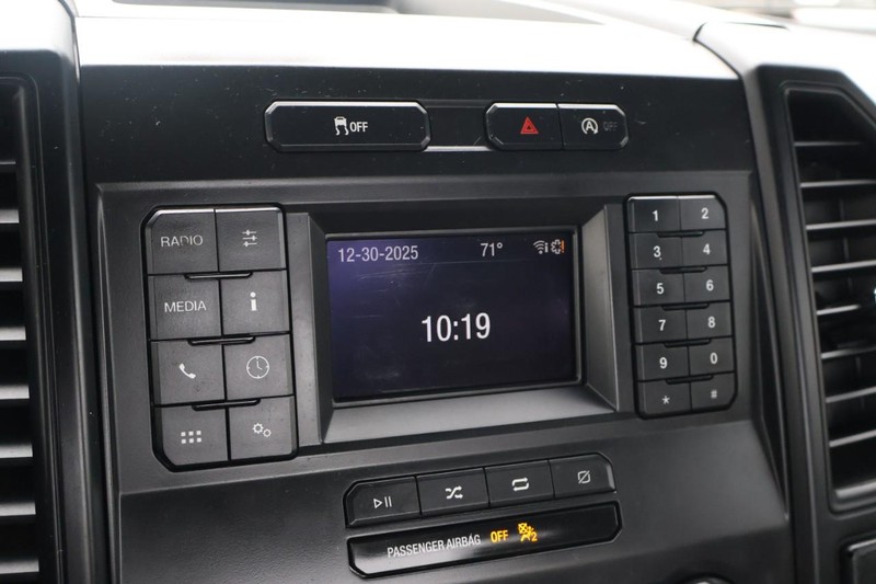 Ford F-150 Vehicle Full-screen Gallery Image 27