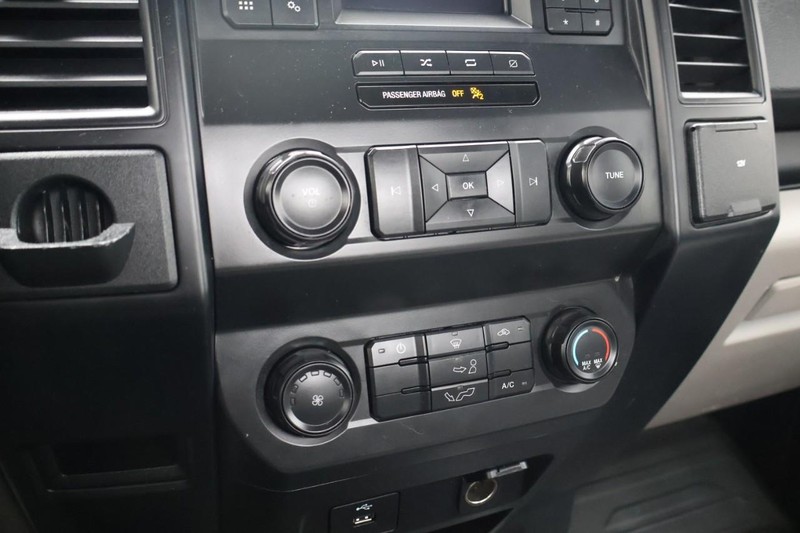 Ford F-150 Vehicle Full-screen Gallery Image 29