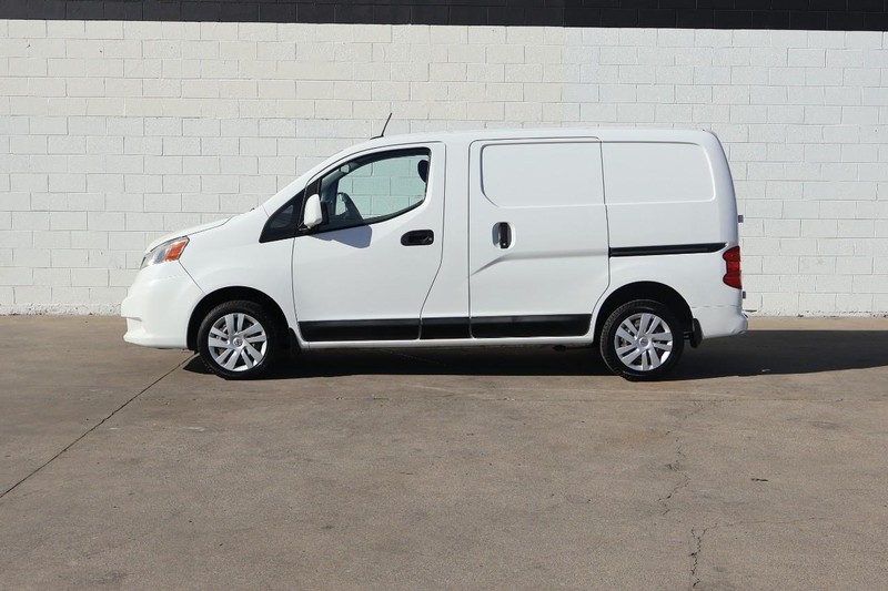 Nissan NV200 Vehicle Full-screen Gallery Image 10