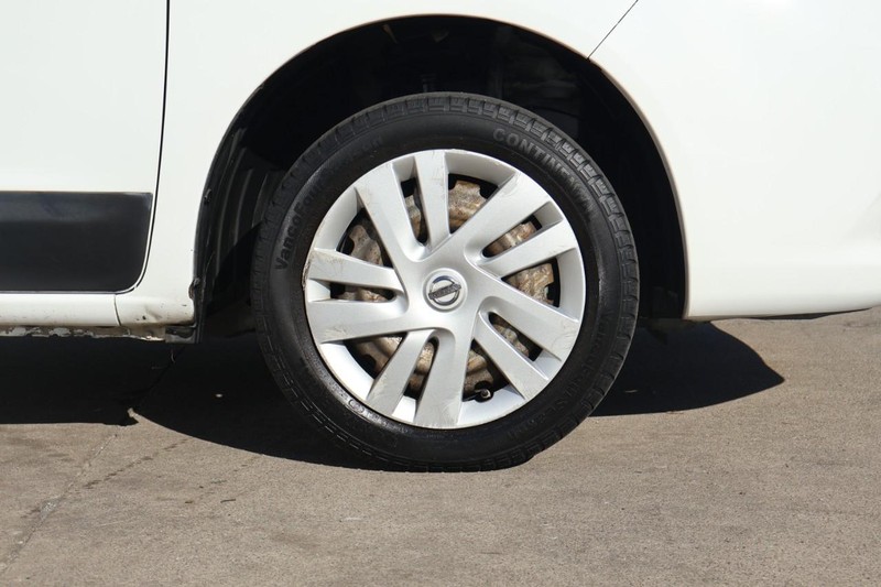 Nissan NV200 Vehicle Full-screen Gallery Image 15