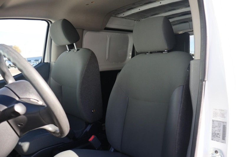 Nissan NV200 Vehicle Full-screen Gallery Image 19