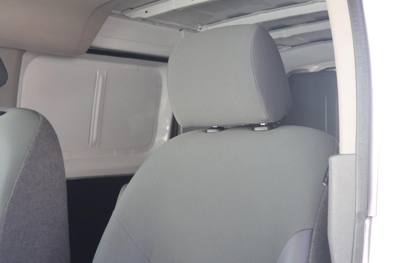 Nissan NV200 Vehicle Full-screen Gallery Image 20