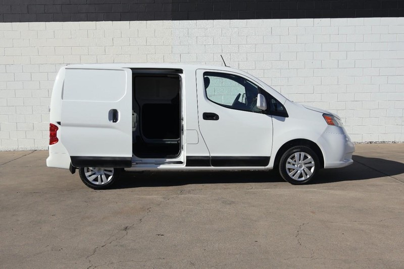 Nissan NV200 Vehicle Full-screen Gallery Image 23