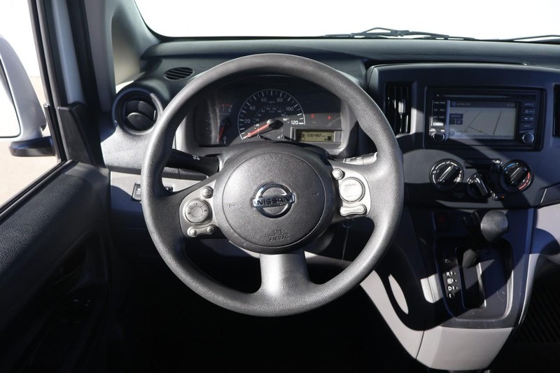 Nissan NV200 Vehicle Full-screen Gallery Image 27