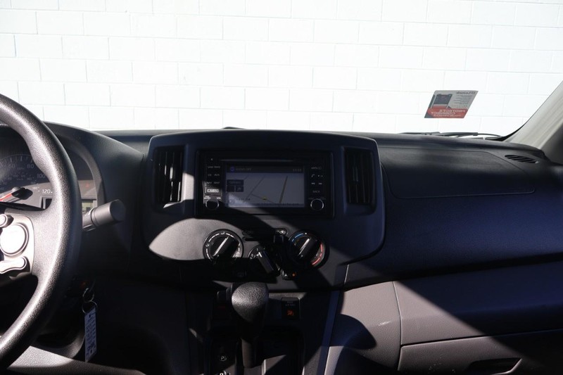 Nissan NV200 Vehicle Full-screen Gallery Image 30
