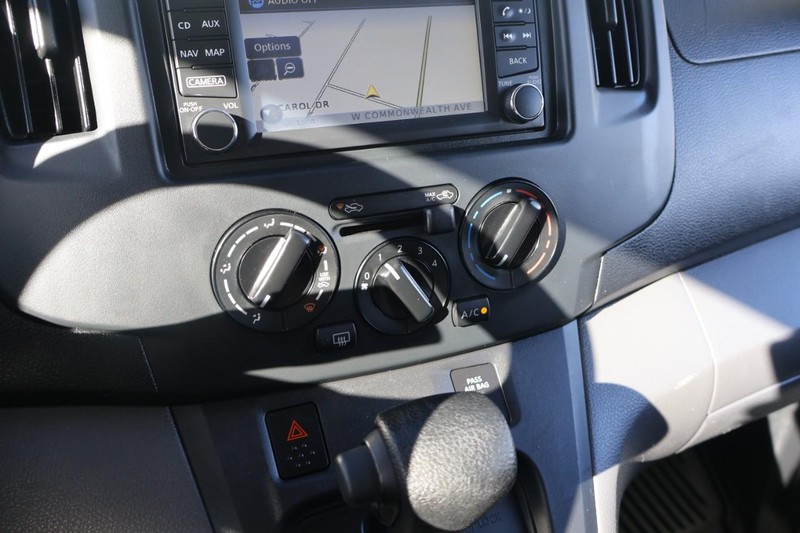 Nissan NV200 Vehicle Full-screen Gallery Image 33