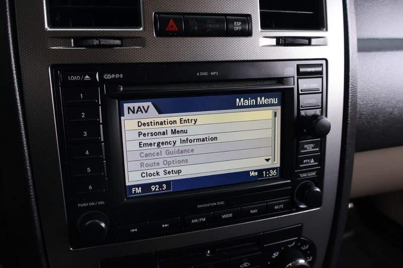 Chrysler 300 Vehicle Full-screen Gallery Image 32