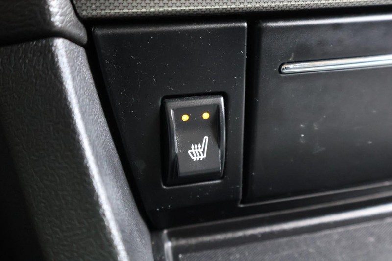 Chrysler 300 Vehicle Full-screen Gallery Image 35