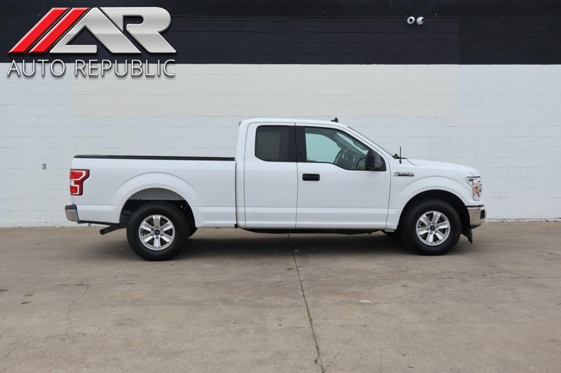 Ford F-150 Vehicle Full-screen Gallery Image 01