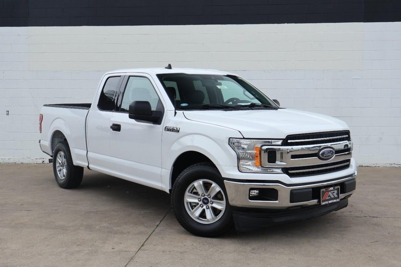 Ford F-150 Vehicle Full-screen Gallery Image 02