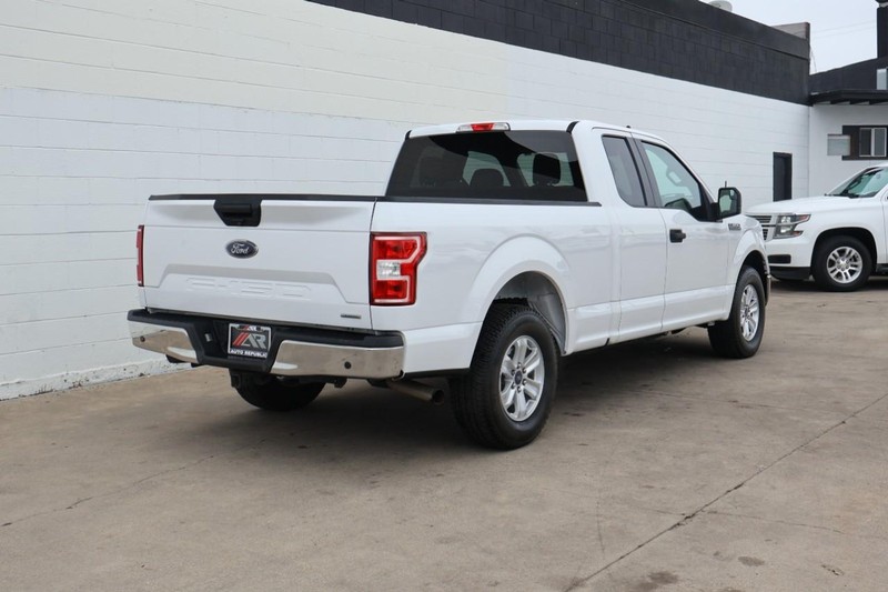 Ford F-150 Vehicle Full-screen Gallery Image 05