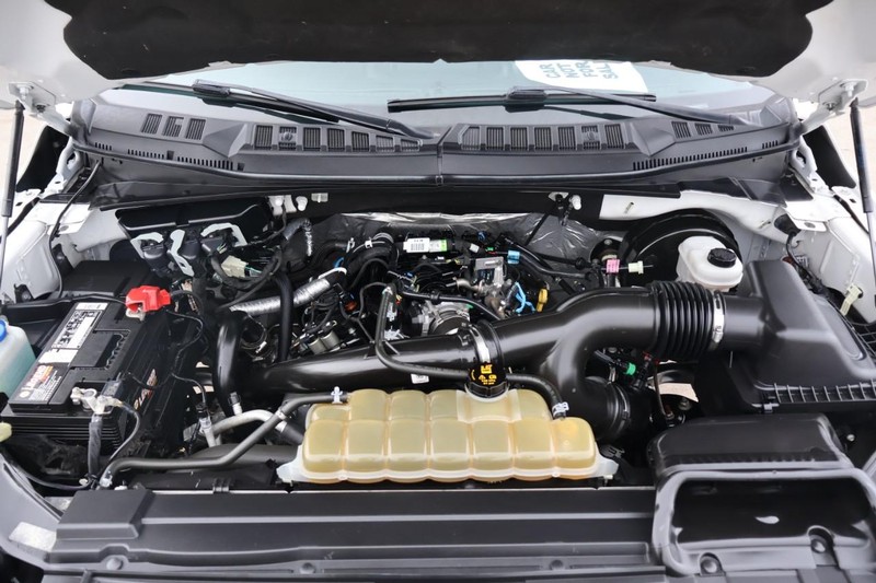 Ford F-150 Vehicle Full-screen Gallery Image 12