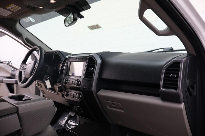 Ford F-150 Vehicle Full-screen Gallery Image 20