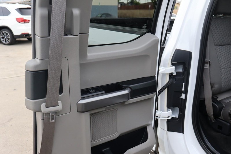 Ford F-150 Vehicle Full-screen Gallery Image 22