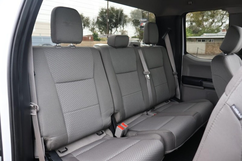 Ford F-150 Vehicle Full-screen Gallery Image 23