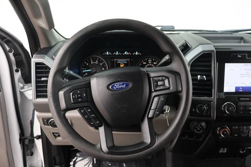Ford F-150 Vehicle Full-screen Gallery Image 26