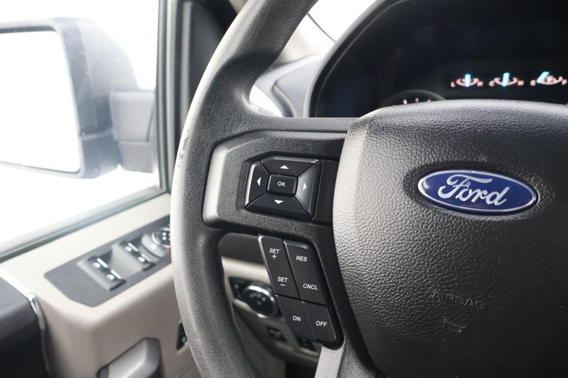 Ford F-150 Vehicle Full-screen Gallery Image 27