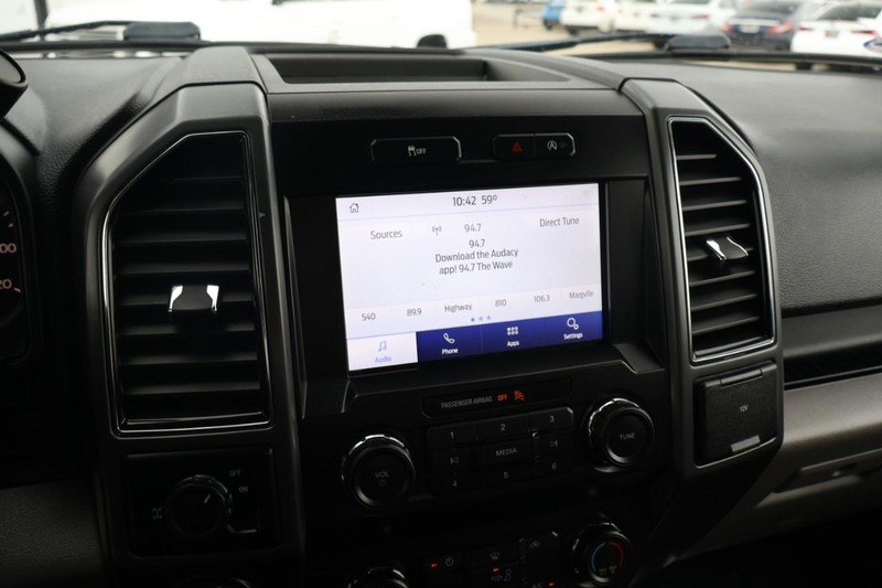 Ford F-150 Vehicle Full-screen Gallery Image 30