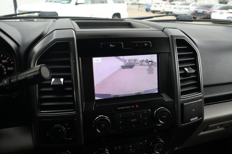 Ford F-150 Vehicle Full-screen Gallery Image 31