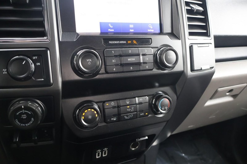 Ford F-150 Vehicle Full-screen Gallery Image 32