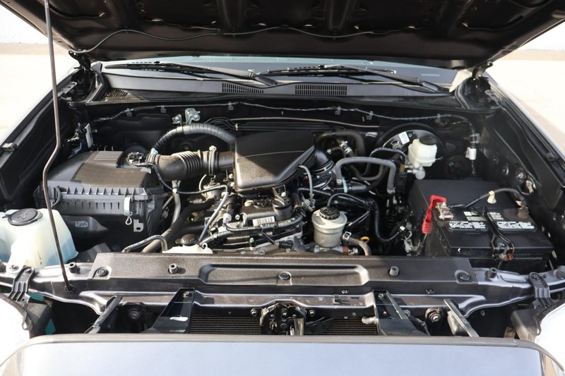 Toyota Tacoma Vehicle Full-screen Gallery Image 13