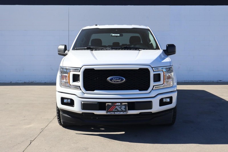 Ford F-150 Vehicle Full-screen Gallery Image 03