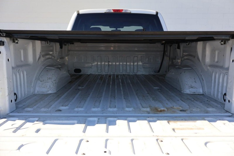 Ford F-150 Vehicle Full-screen Gallery Image 08