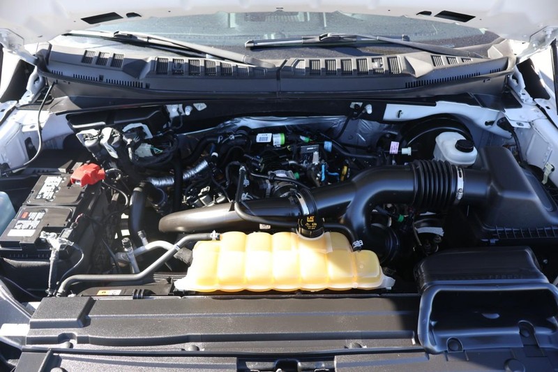 Ford F-150 Vehicle Full-screen Gallery Image 12