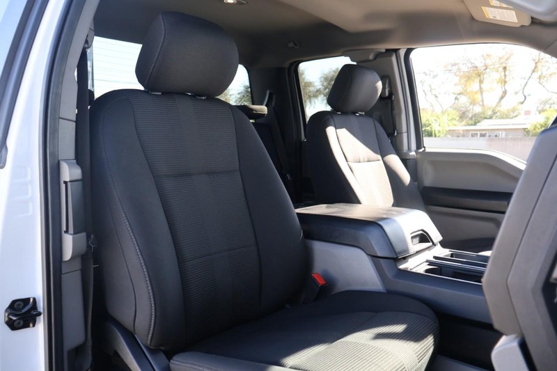 Ford F-150 Vehicle Full-screen Gallery Image 21