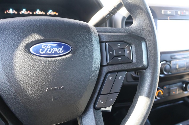 Ford F-150 Vehicle Full-screen Gallery Image 26