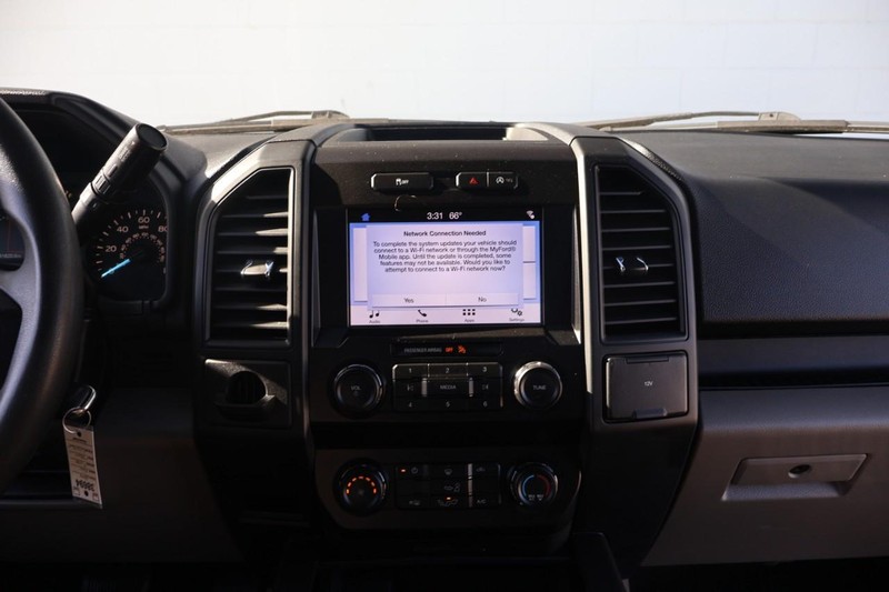 Ford F-150 Vehicle Full-screen Gallery Image 27