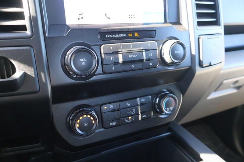 Ford F-150 Vehicle Full-screen Gallery Image 30