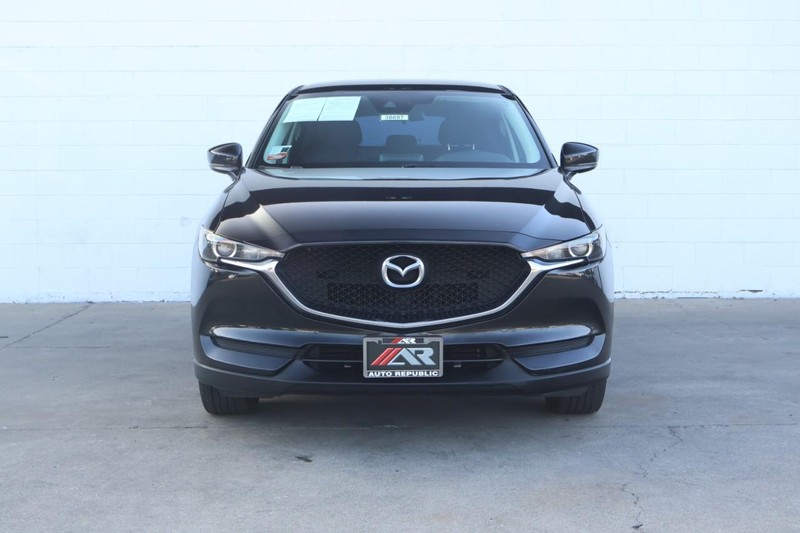 Mazda CX-5 Vehicle Full-screen Gallery Image 02