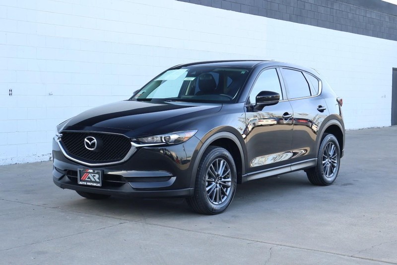 Mazda CX-5 Vehicle Full-screen Gallery Image 12