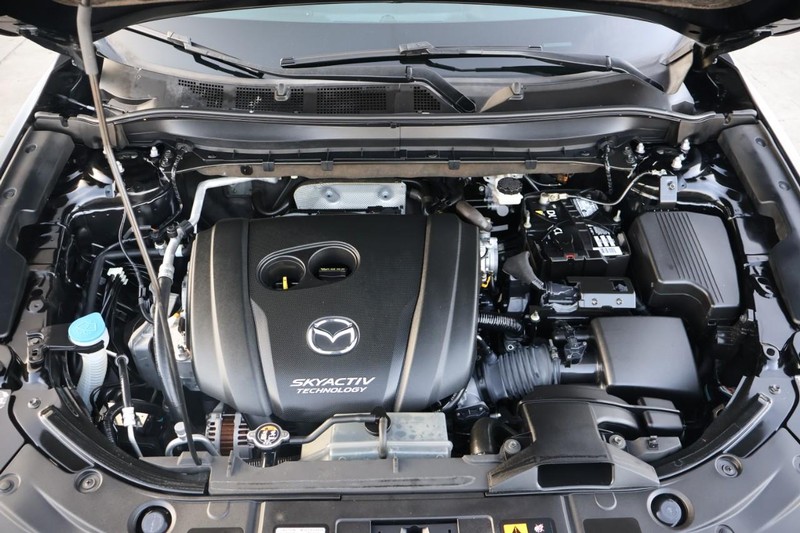 Mazda CX-5 Vehicle Full-screen Gallery Image 13