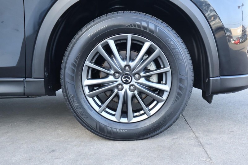 Mazda CX-5 Vehicle Full-screen Gallery Image 14